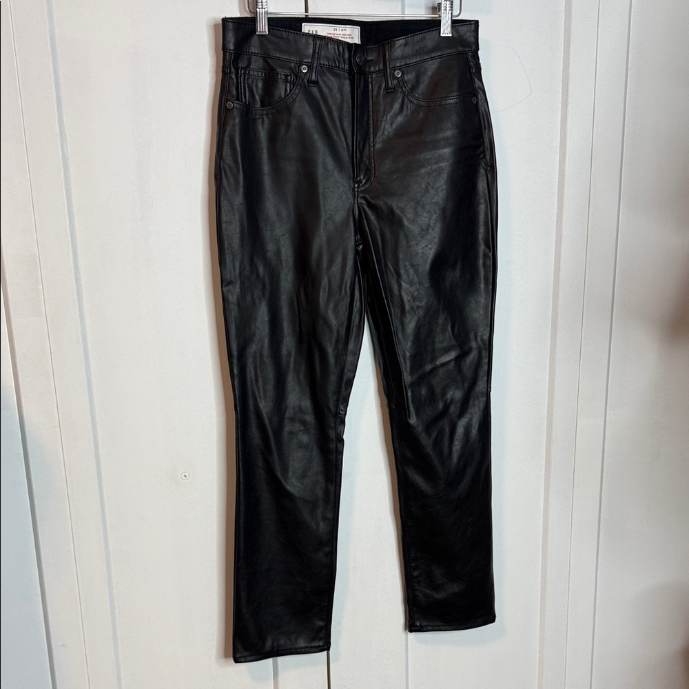 GAP 28 / 6 Vintag Slim Straight High rise Black Faux Leather pants